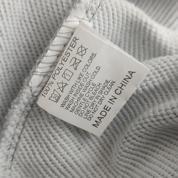 Dolly Parton Sweatshirt - Picture 10 of 10